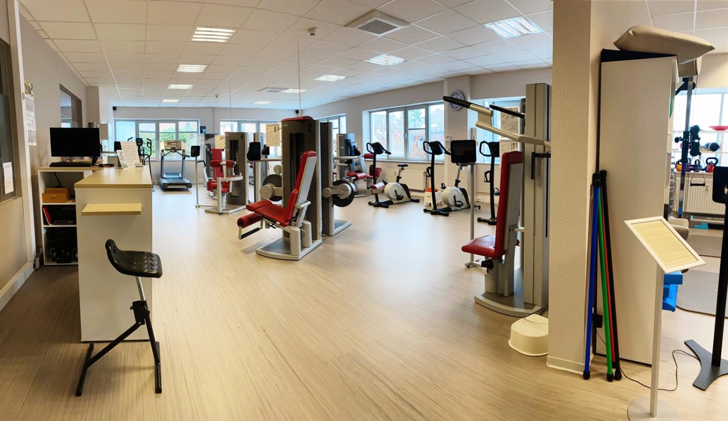 Medizinischer Trainingstherapieraum der Praxis für Physiotherapie - Anke Rautenhaus-Rodewald