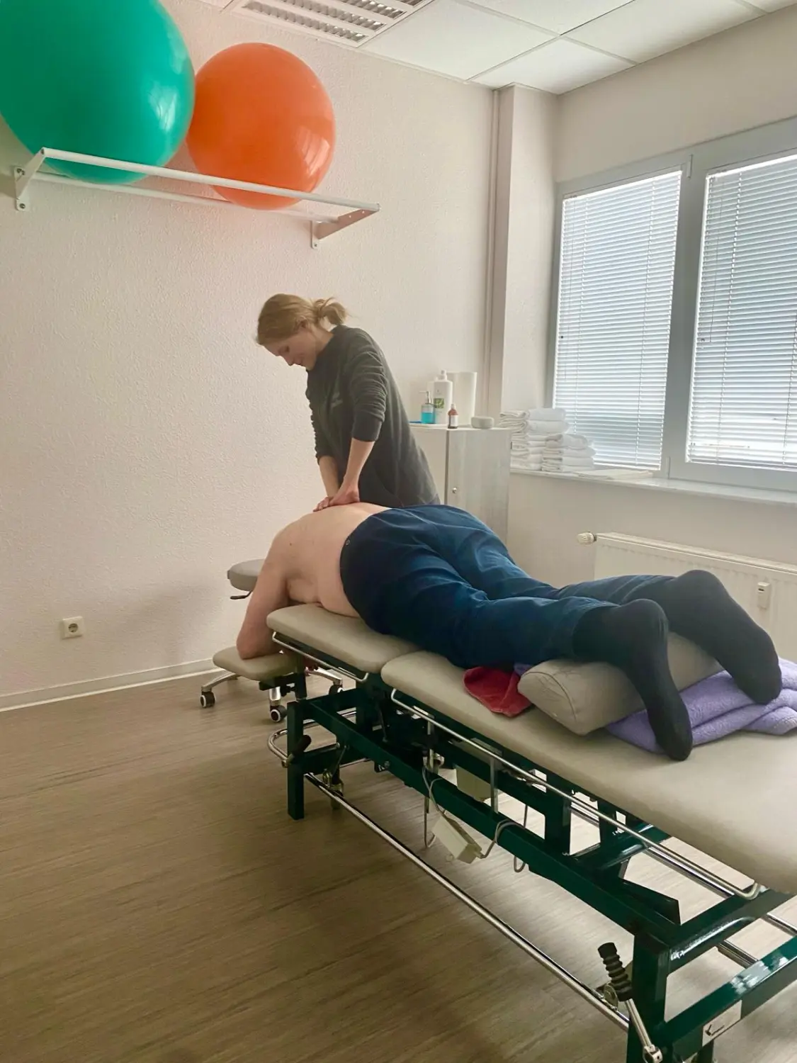Physiotherapeutin, die Physiotherapie durch Praxis für Physiotherapie - Anke Rautenhaus-Rodewald durchführt