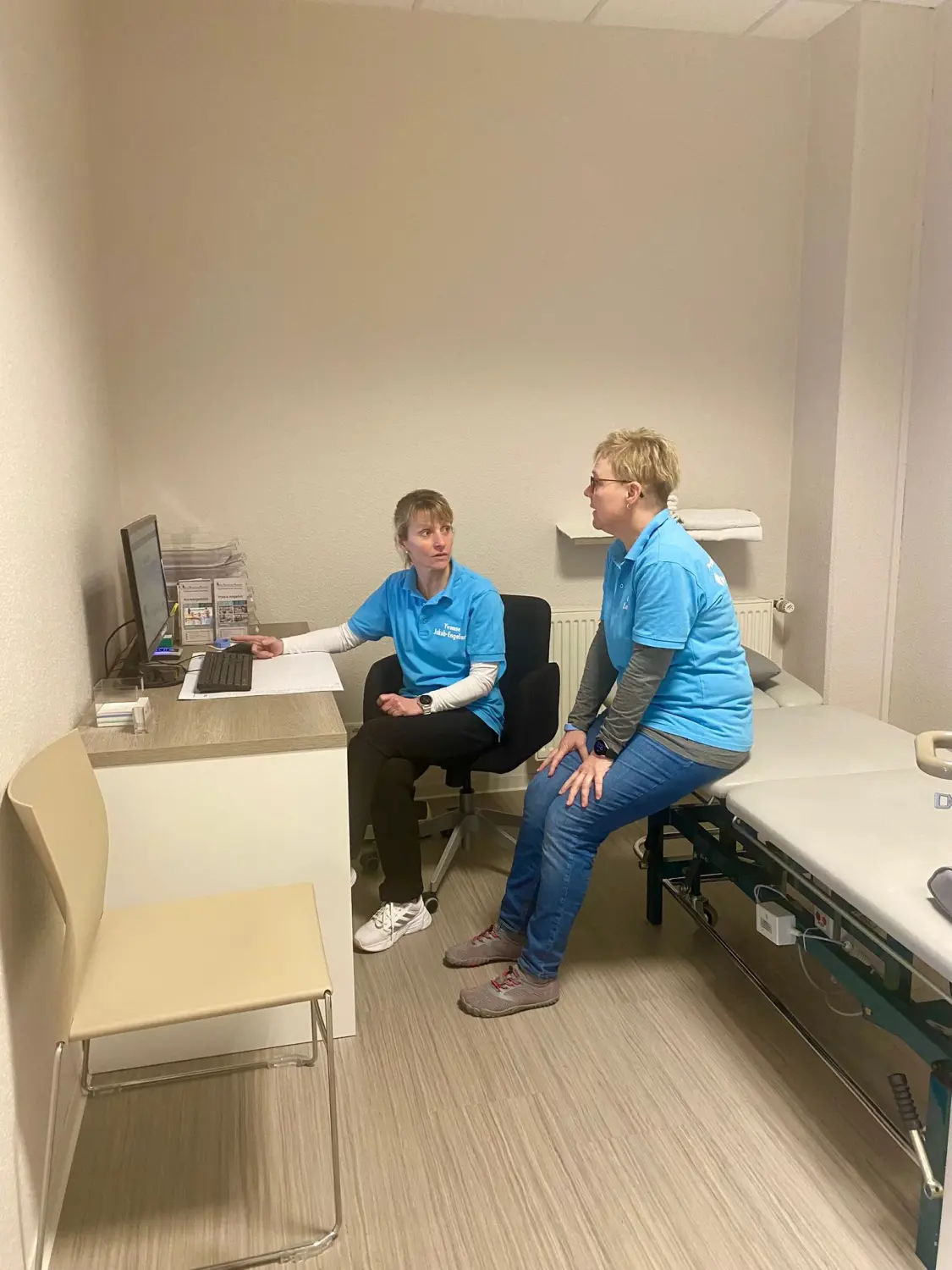 Anke Rautenhaus-Rodewald mit Patientin